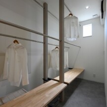トイレ／洗面のデザイン｜終の棲家を求めて　理想再構築の家のクローゼット｜年間11棟限定。岡山・倉敷で工務店が“作品”として叶えるおしゃれな注文住宅｜岡山・倉敷でおしゃれな注文住宅を手がける工務店【意匠堂】